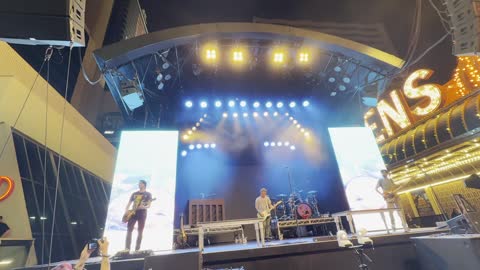 Mayday Parade – "Stay" Live at Fremont Street Experience